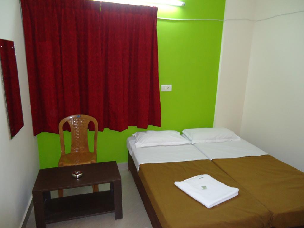 Maple Inn Budget Hotel Bangalore Exterior foto