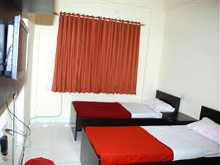 Maple Inn Budget Hotel Bangalore Exterior foto